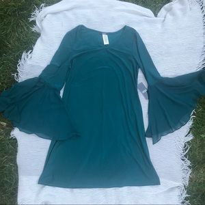 NWT Msk beautiful flowy sleeve dress